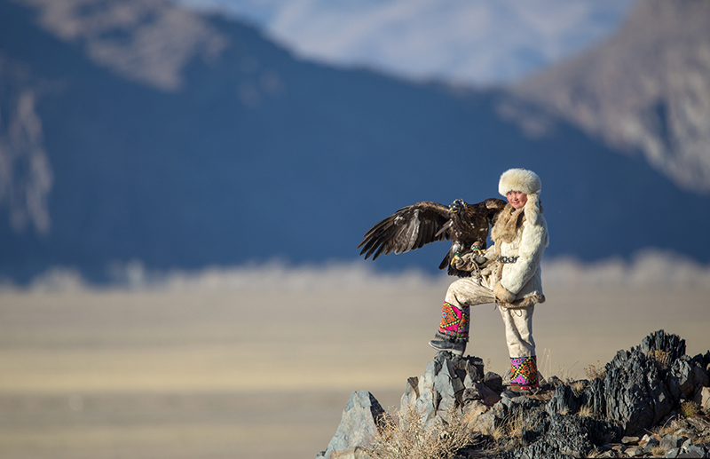 mongolia golden eagle huntress 